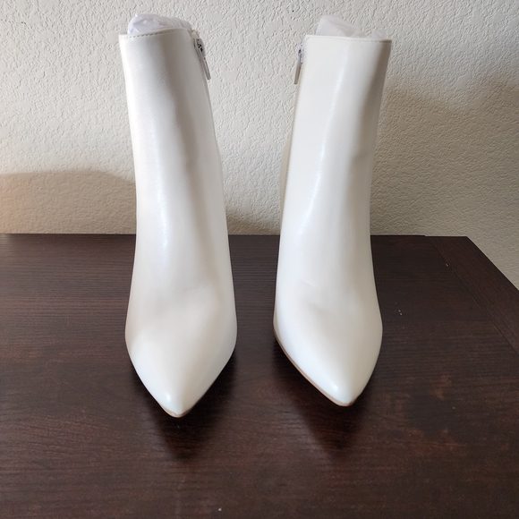 Sugar White Ankle Heeled Boots Size 8M - Picture 13 of 15